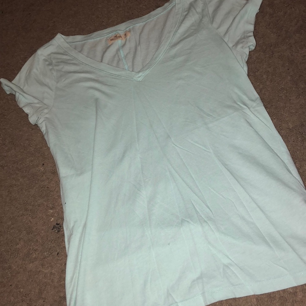 hollister basic vneck tee